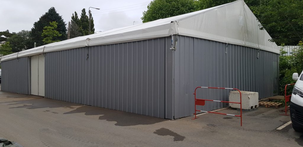 L'entreprise BRET-EVEN Services vous propose son expérience et son professionnalisme pour toutes vos demandes de location de chapiteaux de stockage sur le secteur de Douarnenez et ses environs dans le Finistère (29).